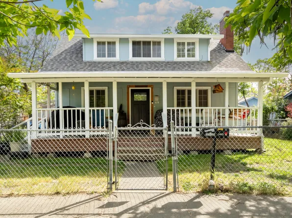 419 NW D St, Grants Pass, OR 97526