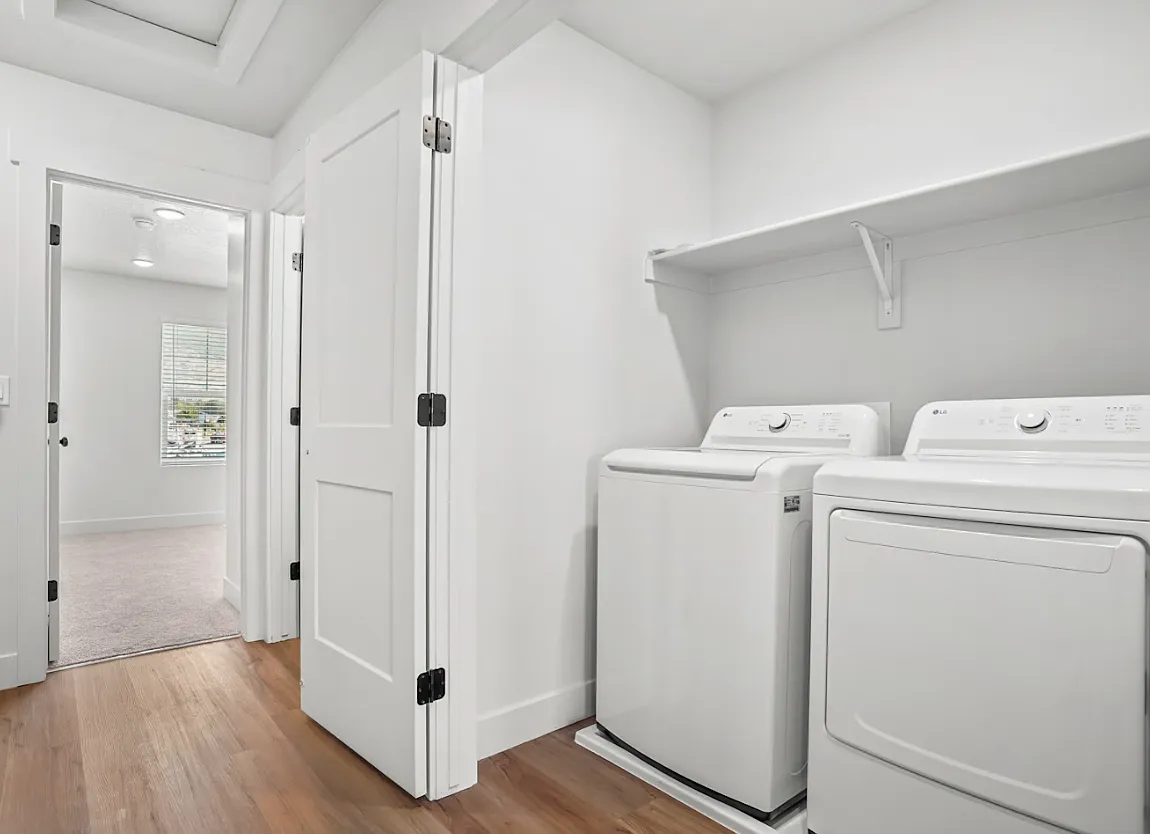 3 bed, 2.5 bath, 1668 sqft, $2,599 — Photo 3