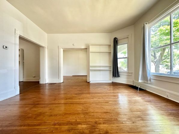 122 S Van Buren St APT 1