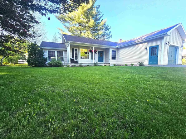 233 Estates Drive, Newport City, VT 05855