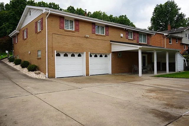 4 bed, 2.5 bath, 1541 sqft, $3,500 — Photo 3
