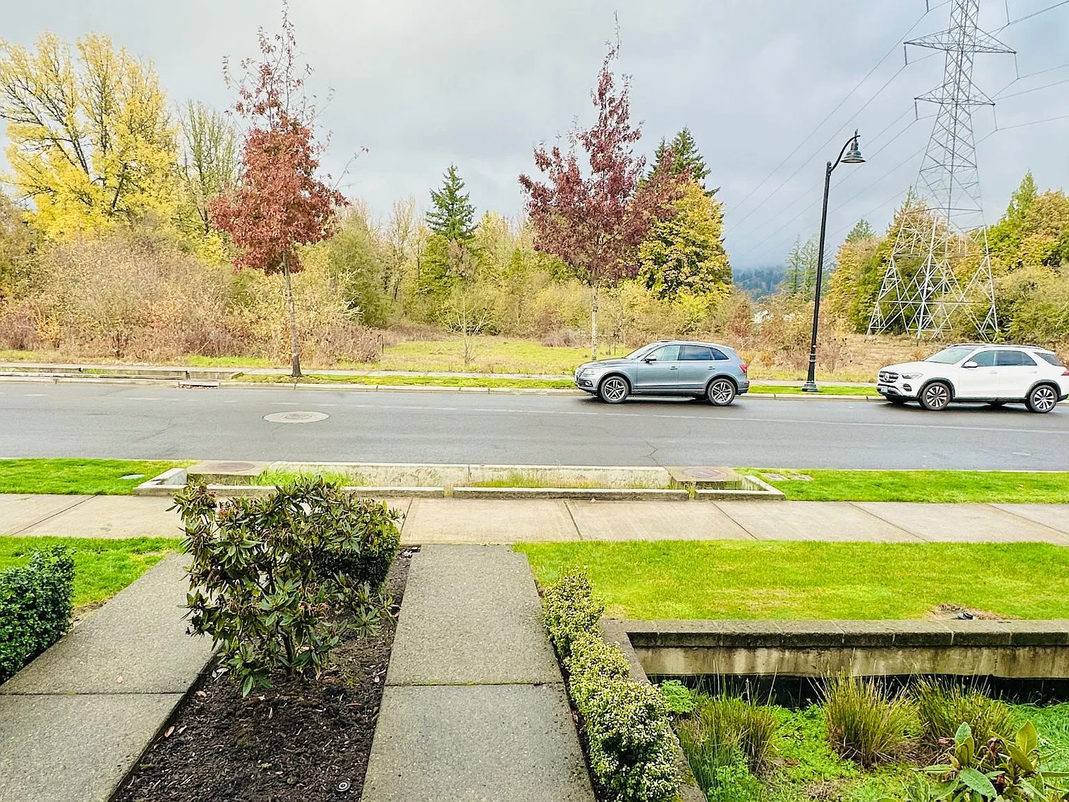 3 bed, 2.5 bath, 1426 sqft, $2,500 — Photo 4