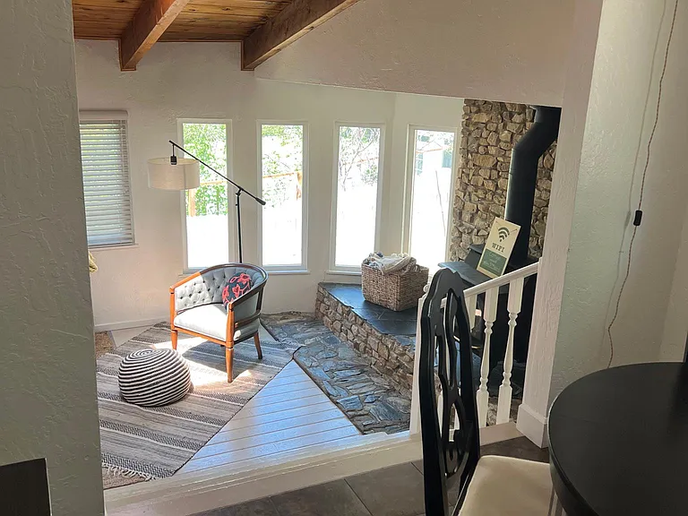 1396 Lane Dr — Photo 2