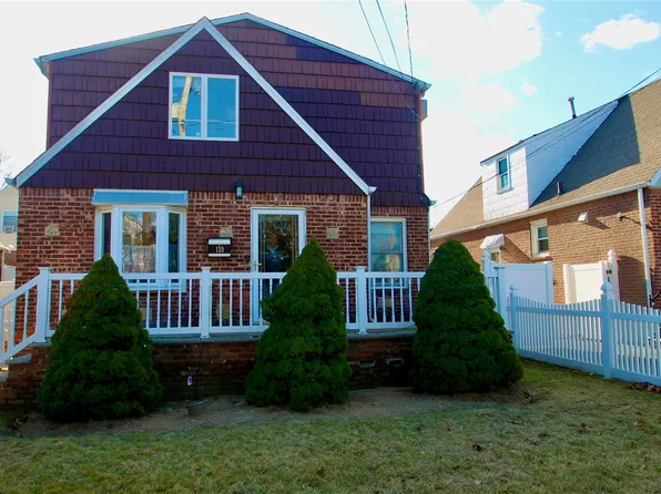 139 Alden Avenue, Valley Stream, NY 11580