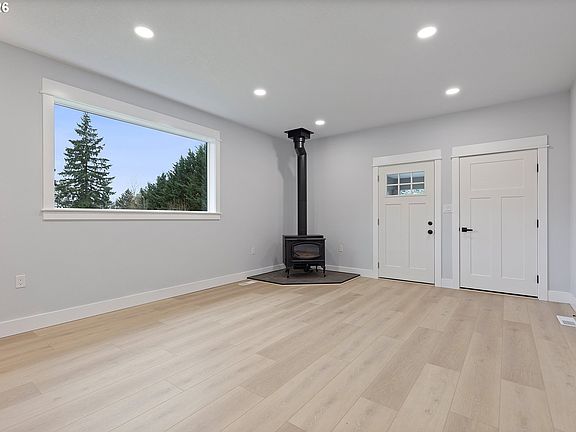 4th image of 27741 SE Wallace Rd