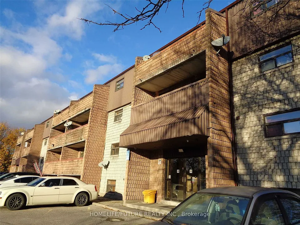 560 Bloor St E #304