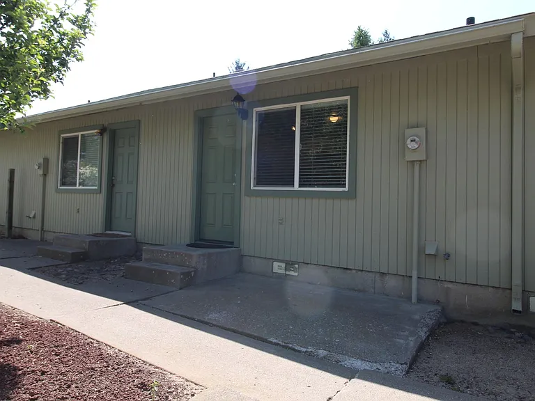 738-744 W Oregon Ave — Photo 16