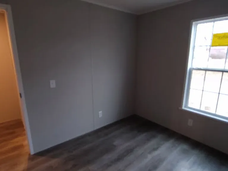5600 W Kilgore Ave — Photo 26