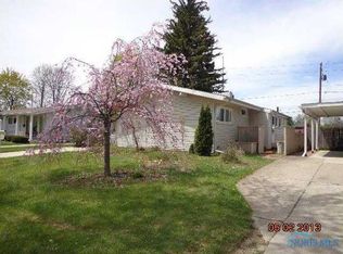 1101 Village Trail Dr, Maumee, OH 43537