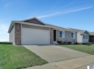 4555 W Whisperwood St, Lincoln, NE 68528