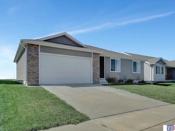 4555 W Whisperwood St, Lincoln, NE 68528