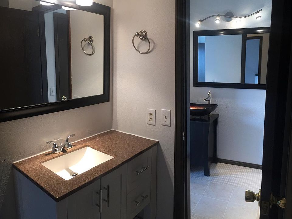 Upstairs Bathroom - Adjoined to Master Bedroom