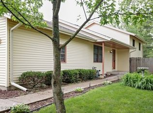 1395 Teakwood Ln, Crystal Lake, IL 60014