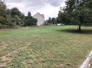 1 Diorio Ct, Wayne, NJ 07470