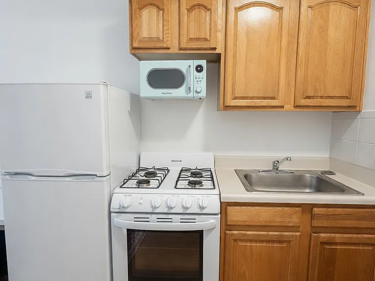 186 Orchard St #5FS — Photo 2