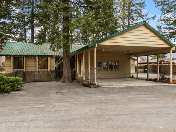 430 1st St, Priest River, ID 83856