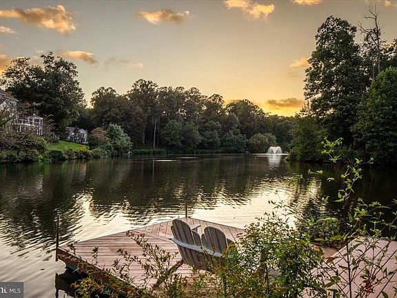 2nd image of 1358 Lake Forest Ct