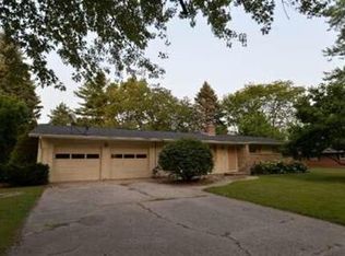 812 River Acres Dr, Tecumseh, MI 49286