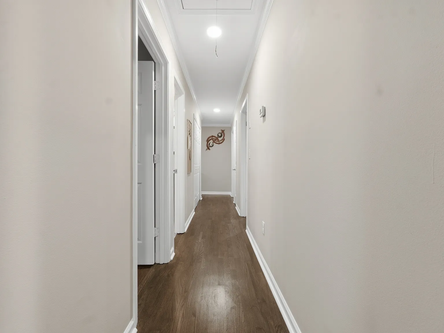 4 bed, 2.5 bath, 3200 sqft, $6,500 — Photo 2