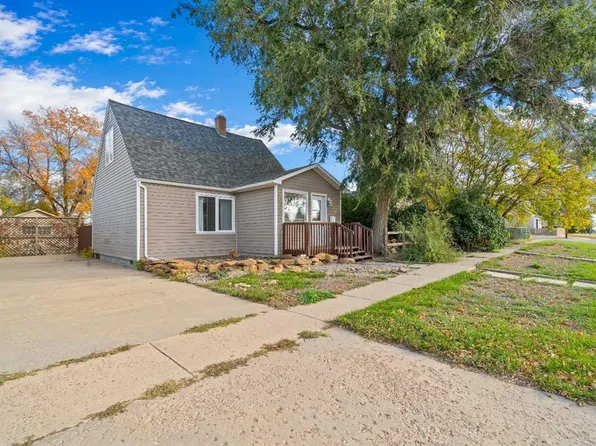 106 S 8th Ave W, Bow Island, AB T0K 0G0