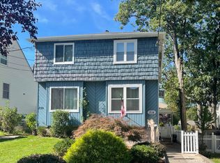 218 Gansevoort Blvd, Staten Island, NY 10314