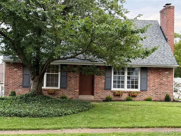 729 Chippendale Ct, Saint Louis, MO 63122