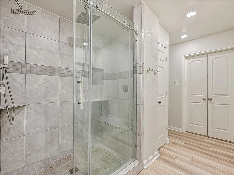 23144 Shakespeare Dr — Photo 16