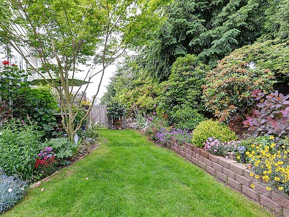 3rd image of 2680 139th Ave SE #103