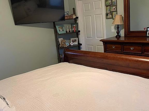 2nd image of 437 Dogwood Dr