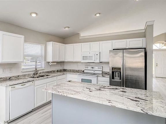4th image of 31347 Golden Gate Dr