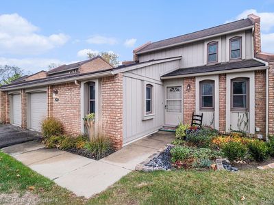 2993 Moon Lake Dr, West Bloomfield, MI, 48323
