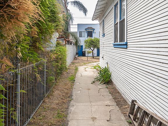 3rd image of 740 E 20th St