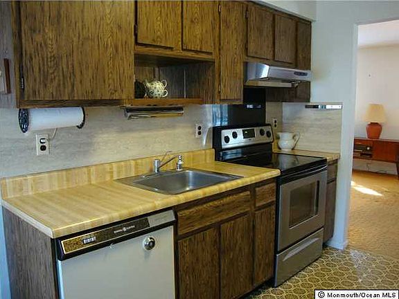 2nd image of 16 Norwalk Avenue