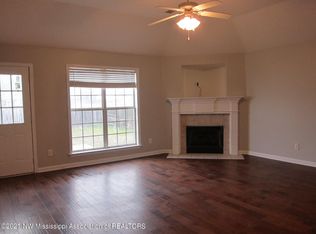 10762 Lexington Dr, Olive Branch, MS 38654