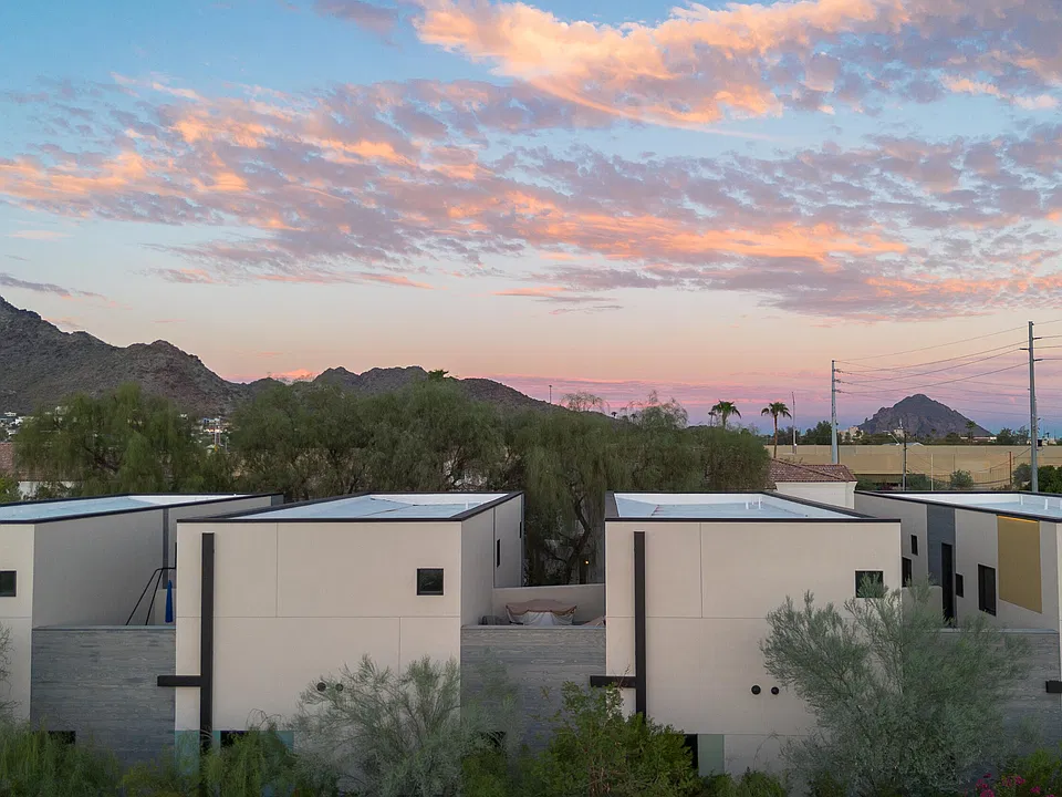 1740 E Ocotillo Rd #1