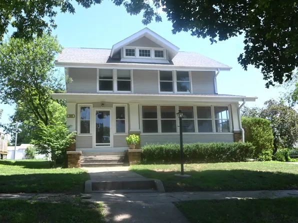 308 Summit St, Wall Lake, IA 51466