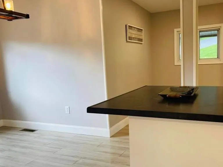 1477 Erickson Dr — Photo 11