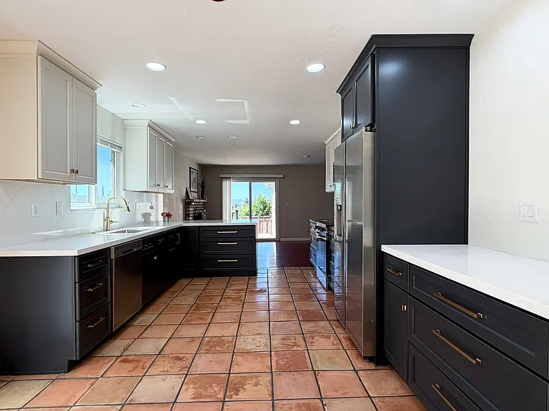 3695 Sanford St — Photo 24