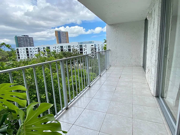 650 NE 64th St #G602 — Photo 29