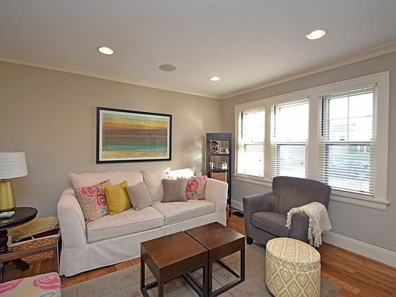 Living room 2.