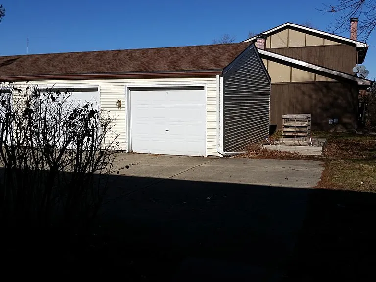 garage directly behind unit