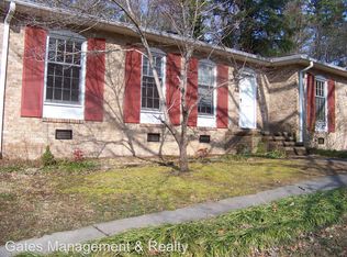 404 Sharon Rd, Chapel Hill, NC 27517