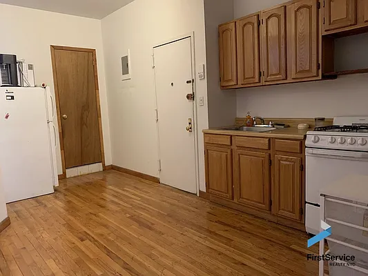 Rented by FirstService Realty (legacy) | media 18