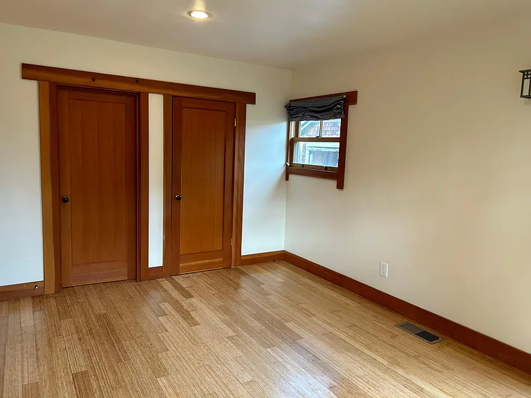 2144 Wilkins Ave — Photo 31