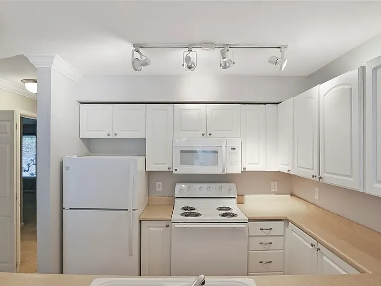 33020 10th Ave SW #T202 — Photo 9
