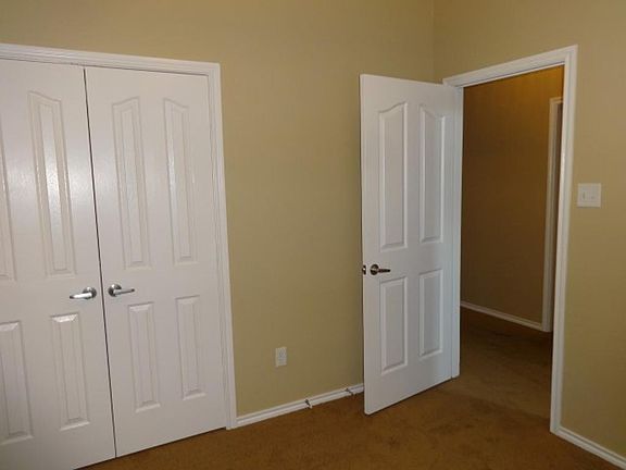 4th image of 62 Lucas Ln