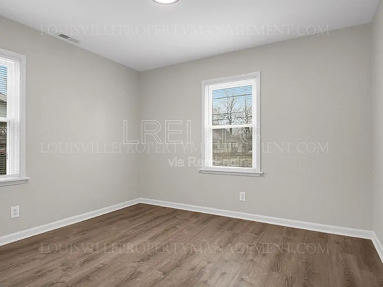 3605 Parthenia Ave — Photo 6