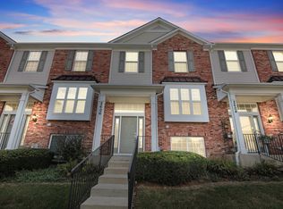 2606 Neubauer Cir, Lindenhurst, IL 60046