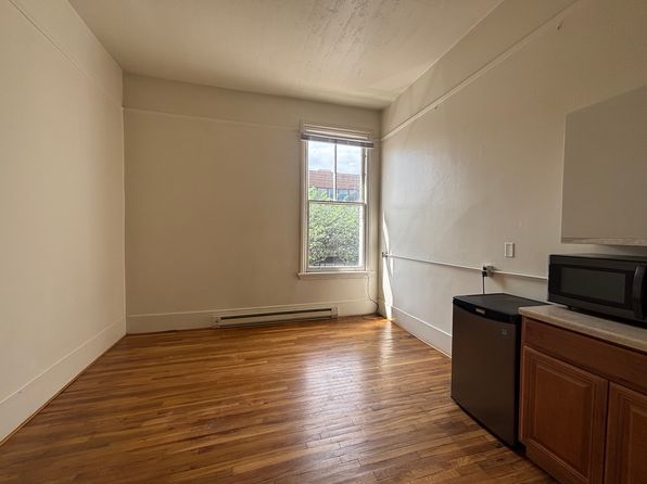 147 W Main St