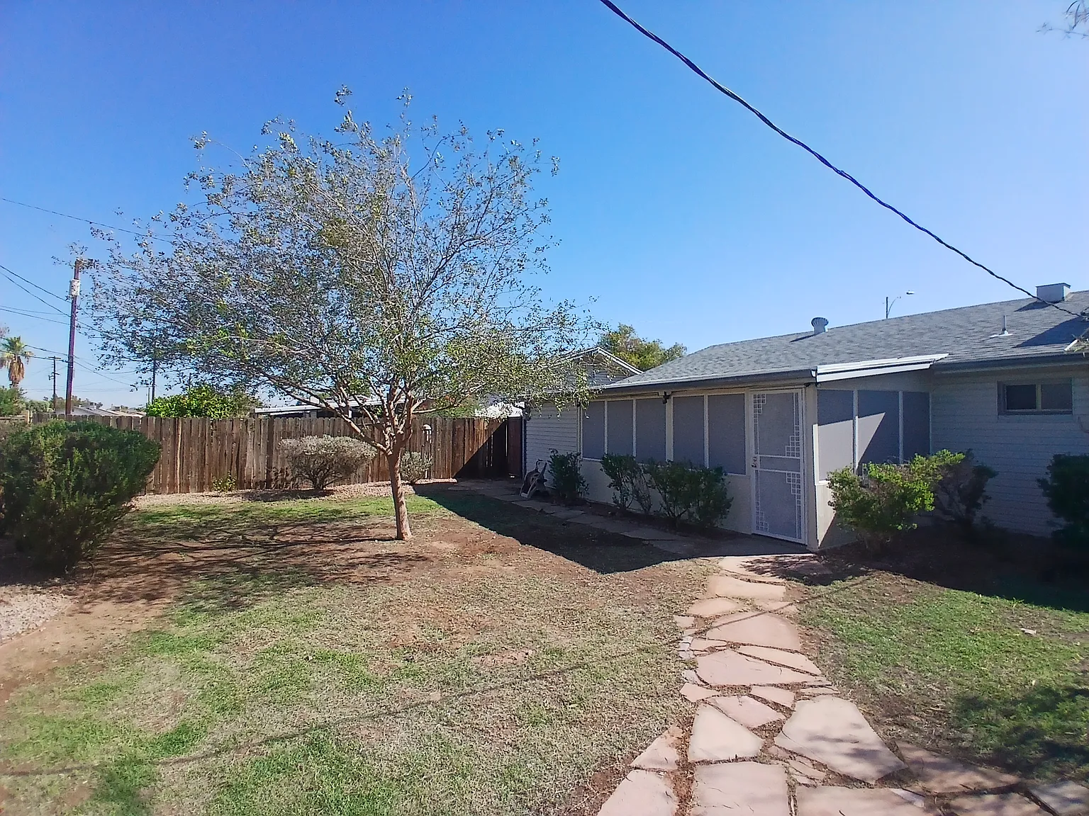 3 bed, 1274 sqft, $2,145 — Photo 3